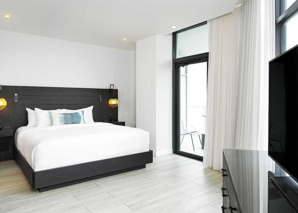 Superior, King Bed, Ocean Front, Terrace