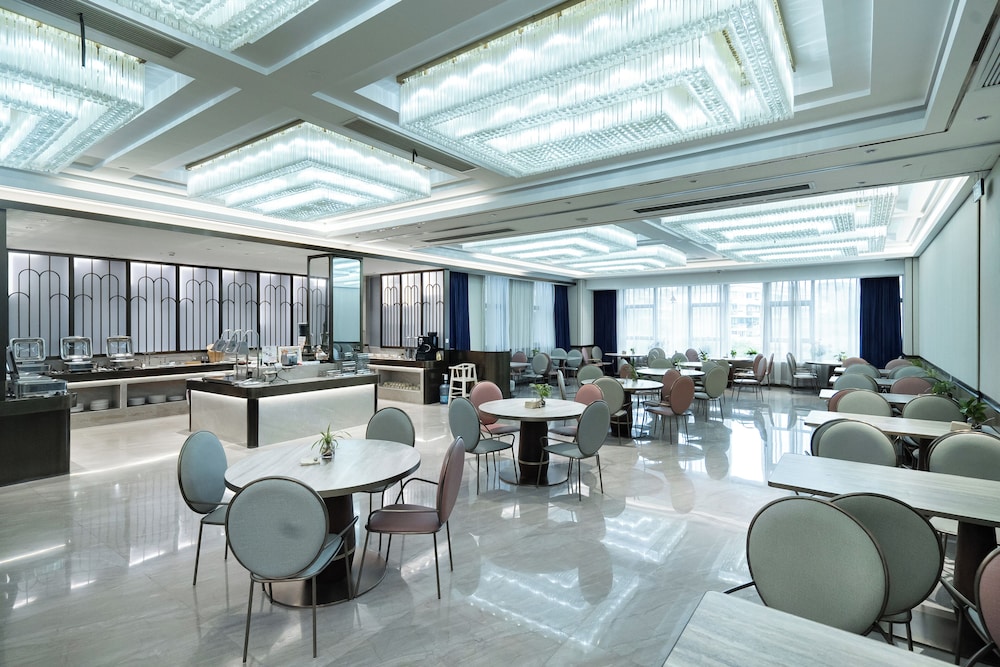 Mercure Hangzhou Linping 58/67