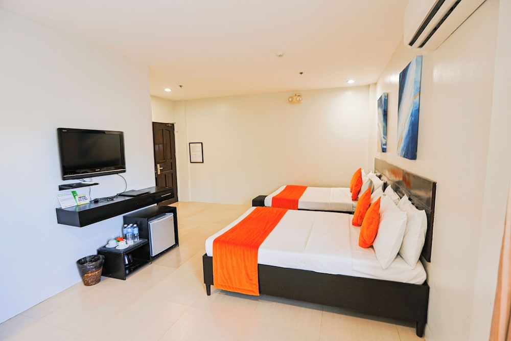Holiday Suites Hotel Amp Resort 16/50