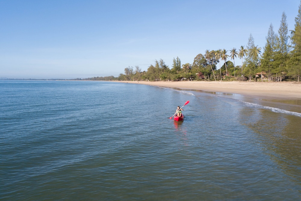 SEAnery Beach Resort 53/66