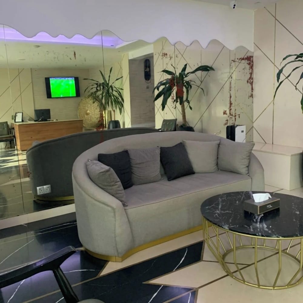 Iris Hotel 32/50