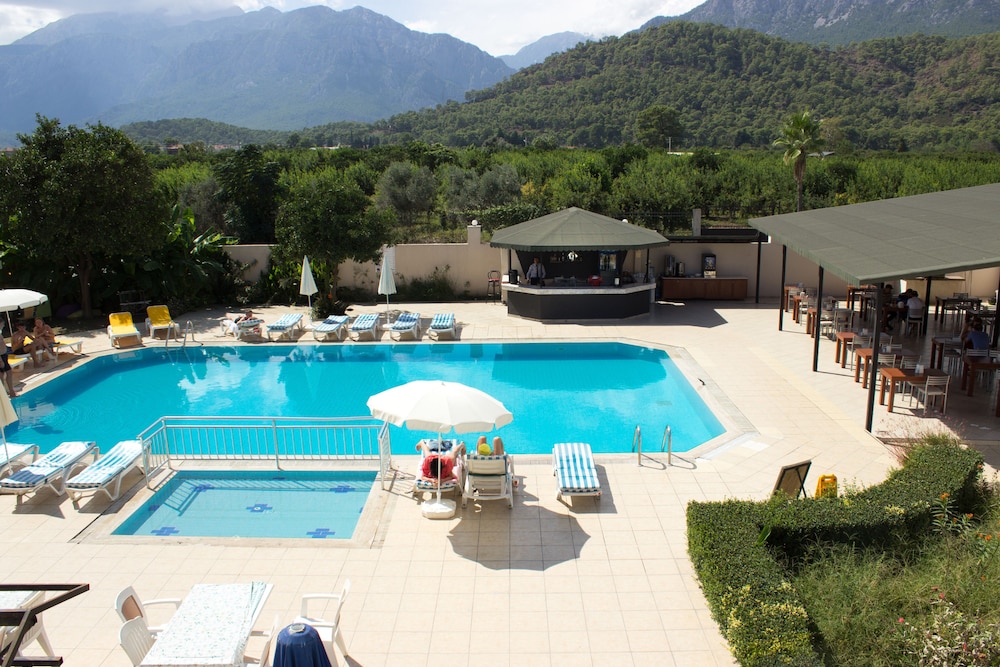 Ares Hotels 31/33