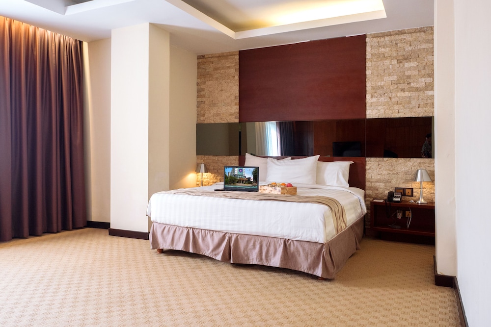 Fox Hotel Nagoya Batam 13/69