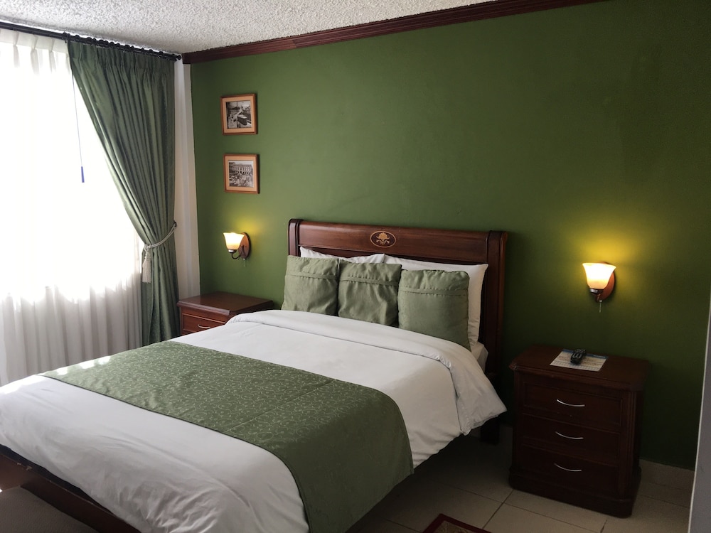 Hostal Mitad Del Mundo 26/69