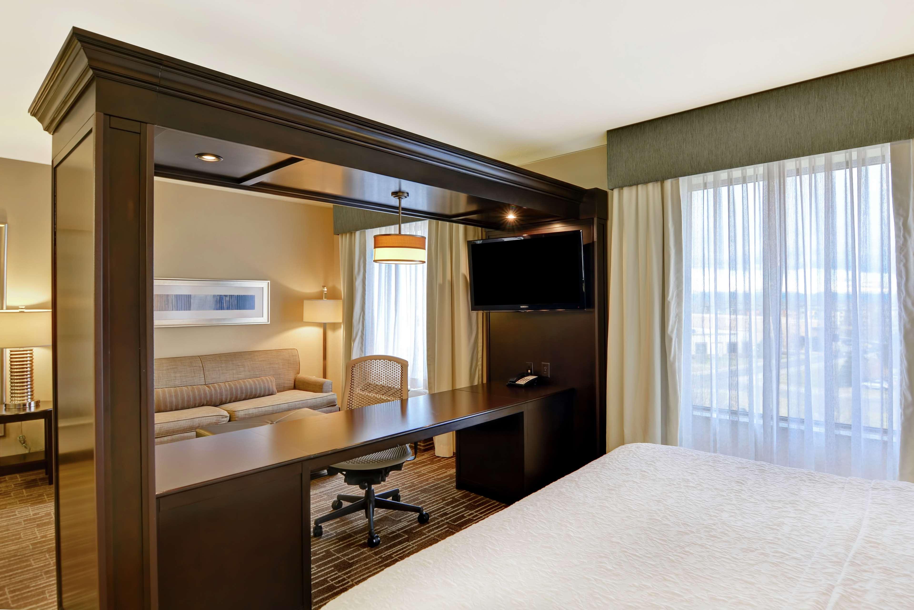 Studio, King Bed