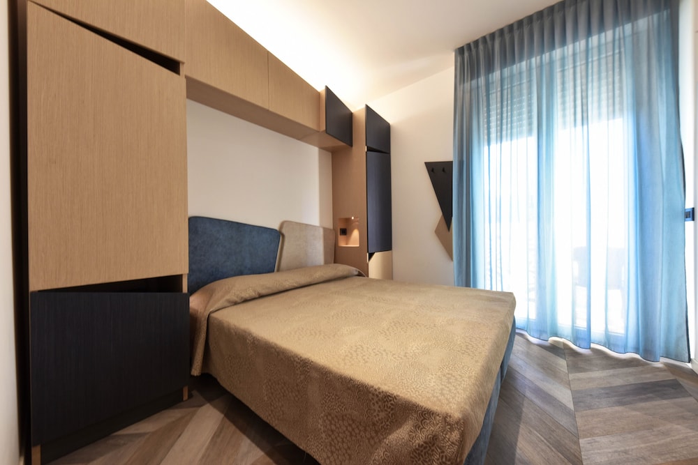 Color Hotel Rimini 38/69