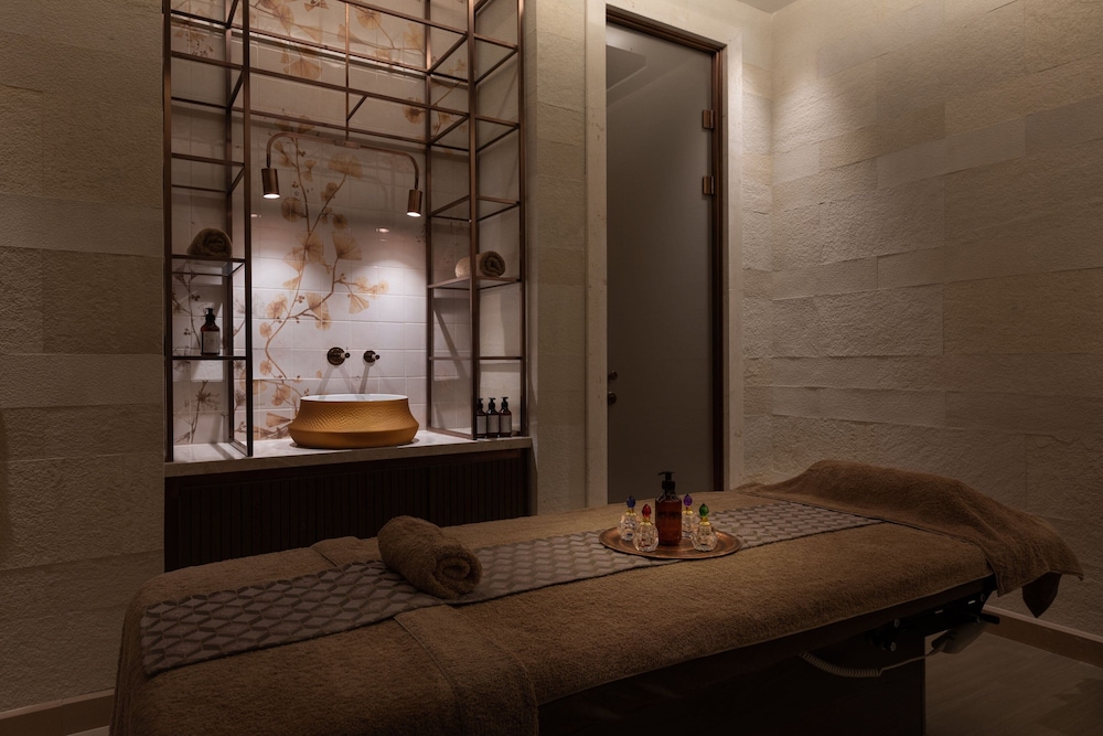 Burdock Hotel Istanbul, Autograph Collection 24/50
