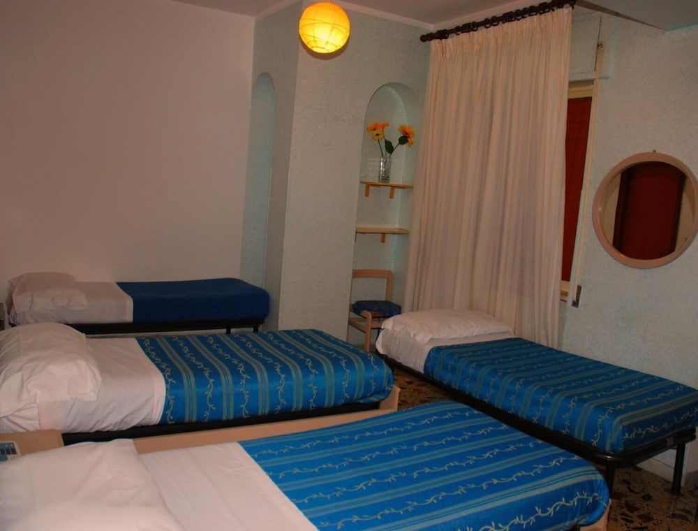 Piccolo Hotel 7/42