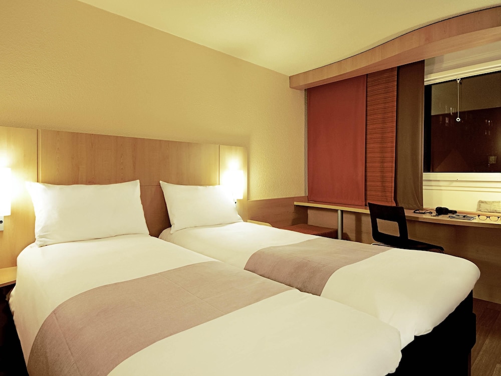 ibis Criciuma 15/50