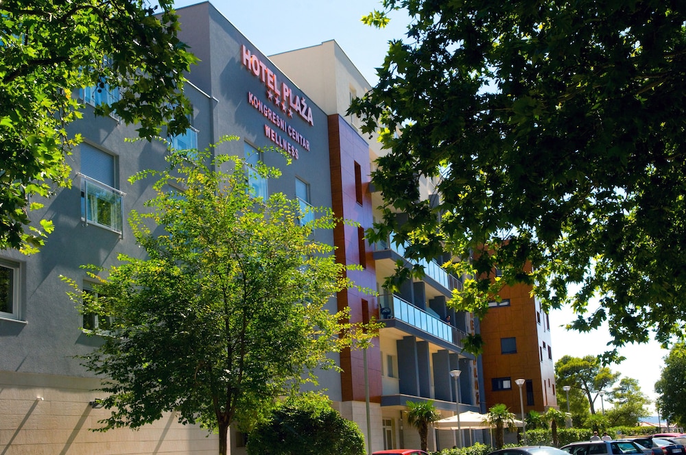 Hotel Plaza Omis 30/33