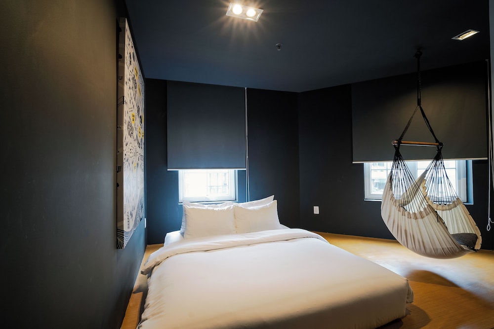 NEST, EXECUTIVE, DOUBLE BED