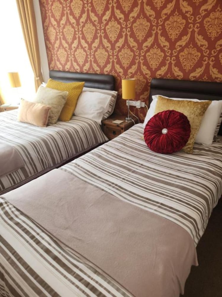OYO Twins Palms Guest House 11/59