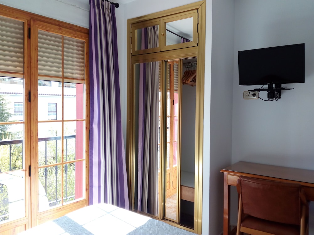 HOSTAL RURAL MONTUAL 15/49