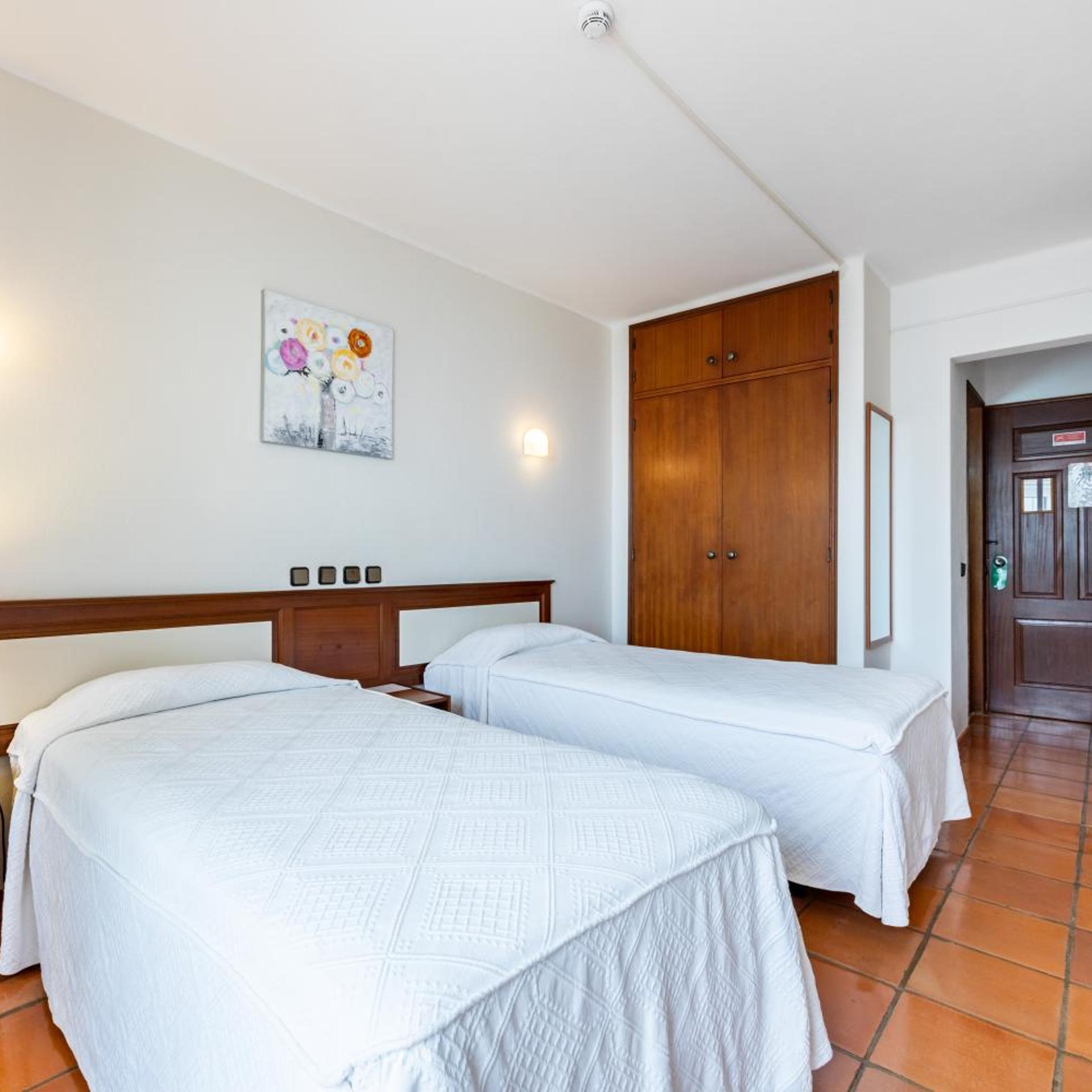 RESIDENCIAL SALEMA 11/54