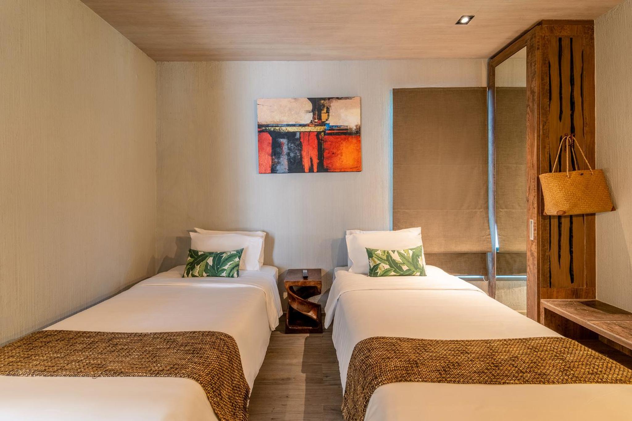2 Bedrooms, Suite, with Pool