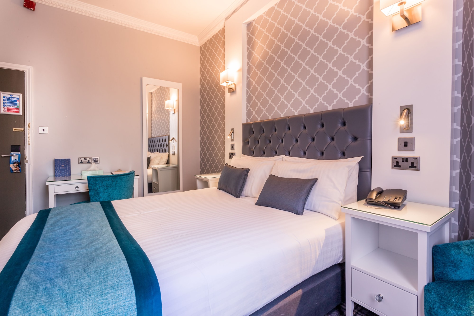 CARLTON, CLASSIC, DOUBLE BED, SEPARATE BUILDING