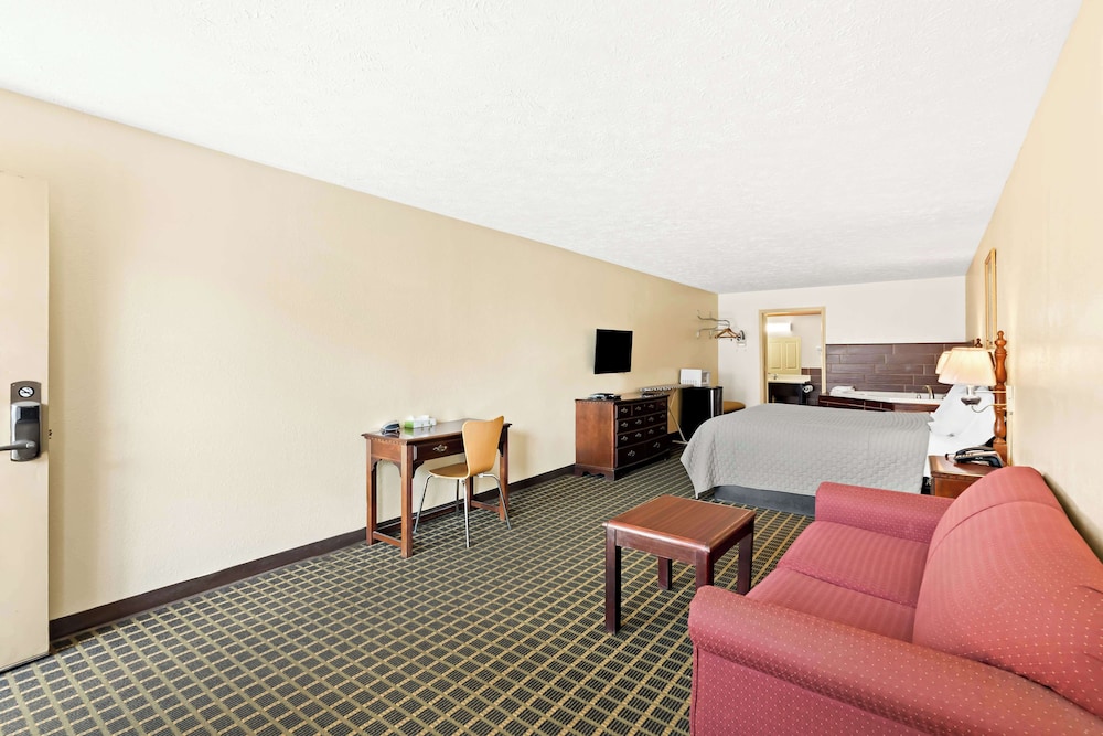 Americas Best Value Inn & Suites Mt. Pleasant 22/28