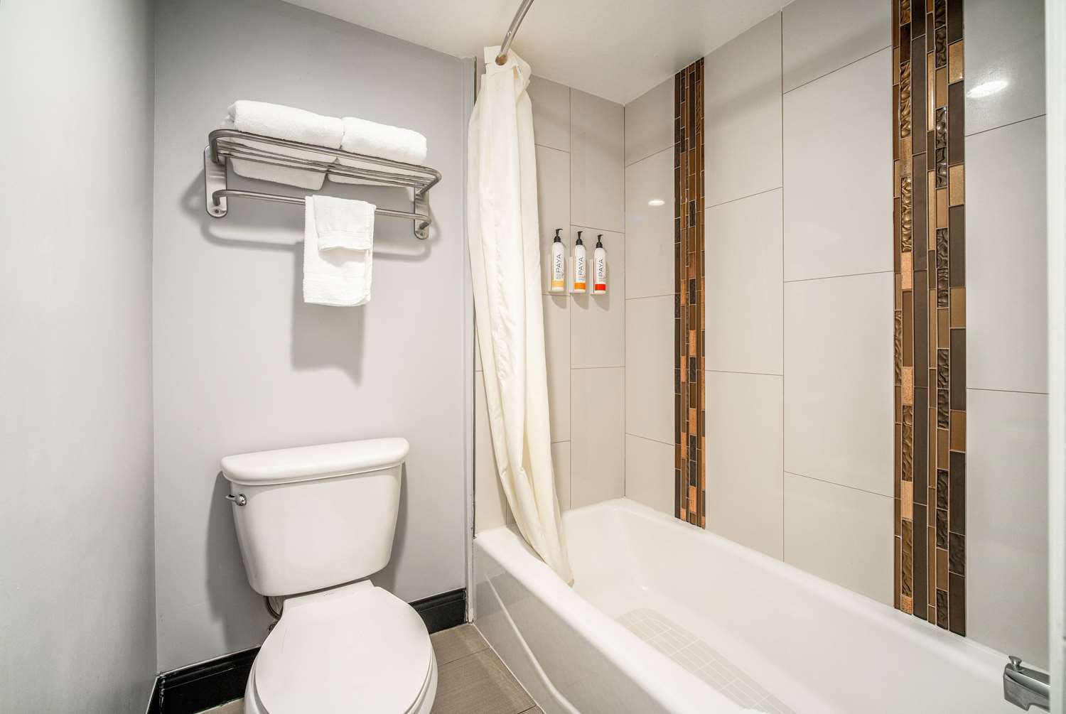 Travelodge Inn & Suites by Wyndham Bell Los Angeles Area 49/52