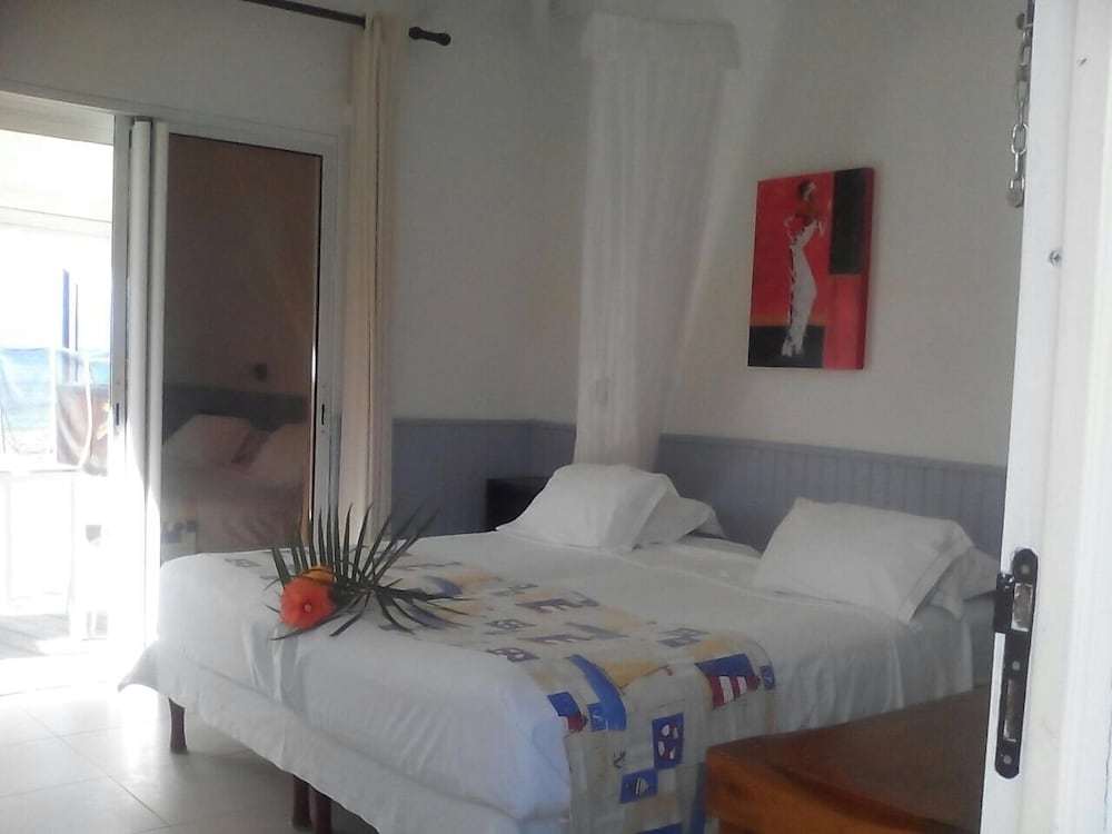 Coco Beach Marie Galante 6/50