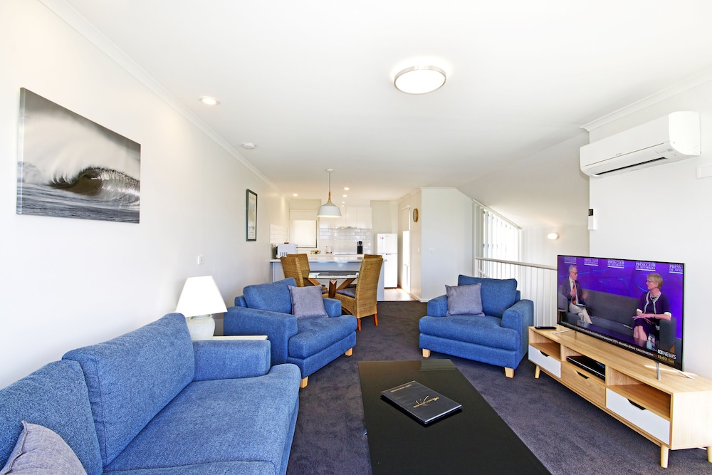 ANCHORAGE MOTEL AND VILLAS 25/45