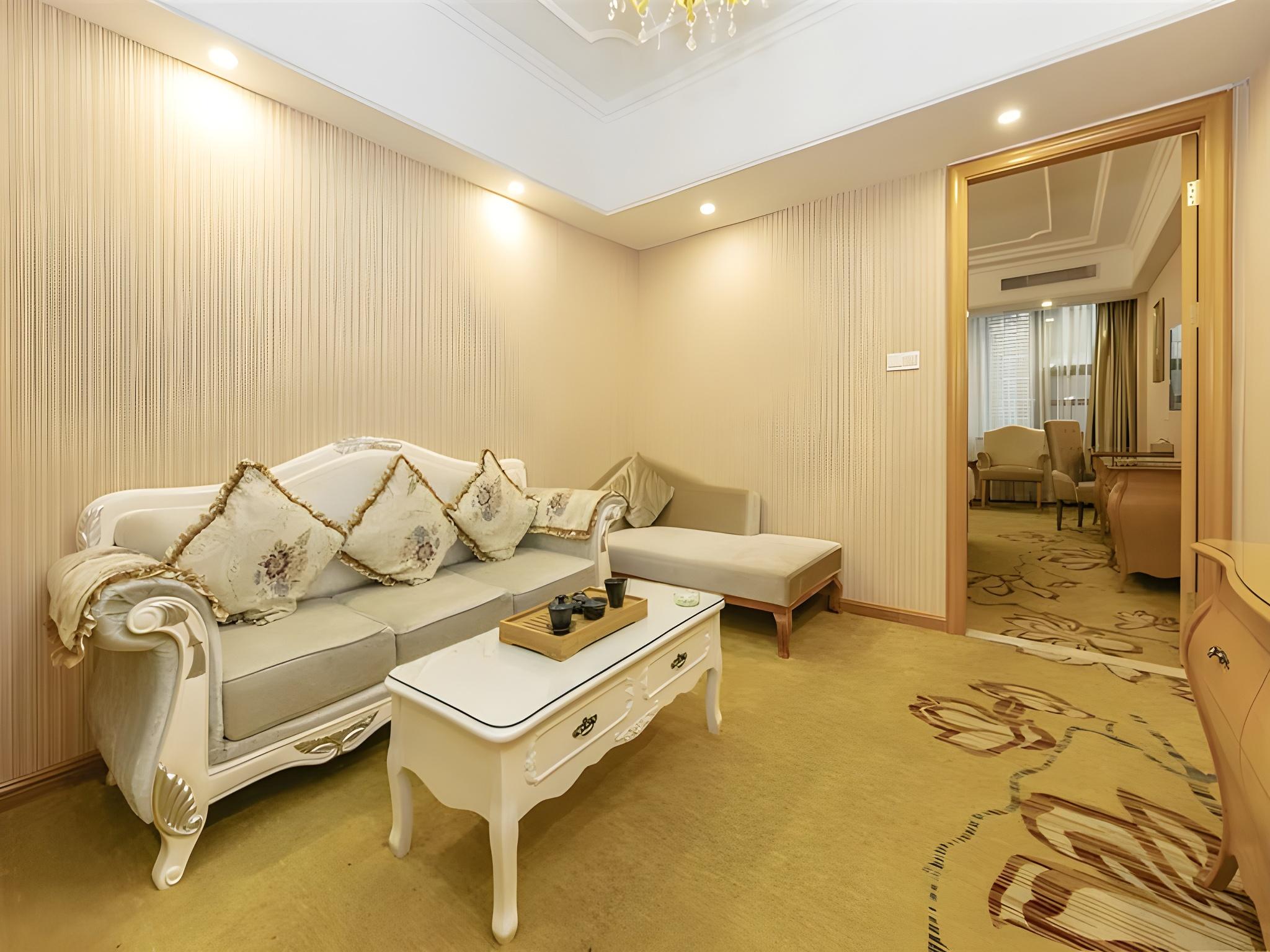 Vienna International Hotel (Fuzhou Shudou Metro Station) 28/38