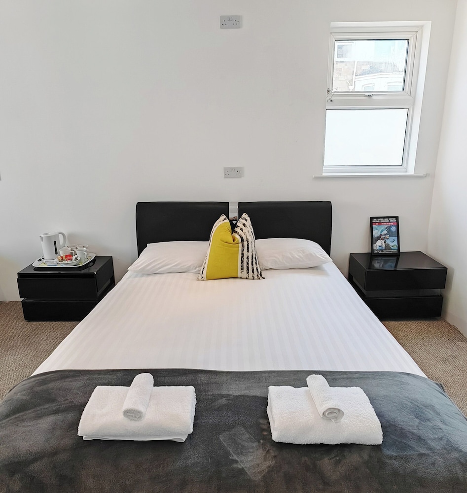 Reef Island Lodge 7/50