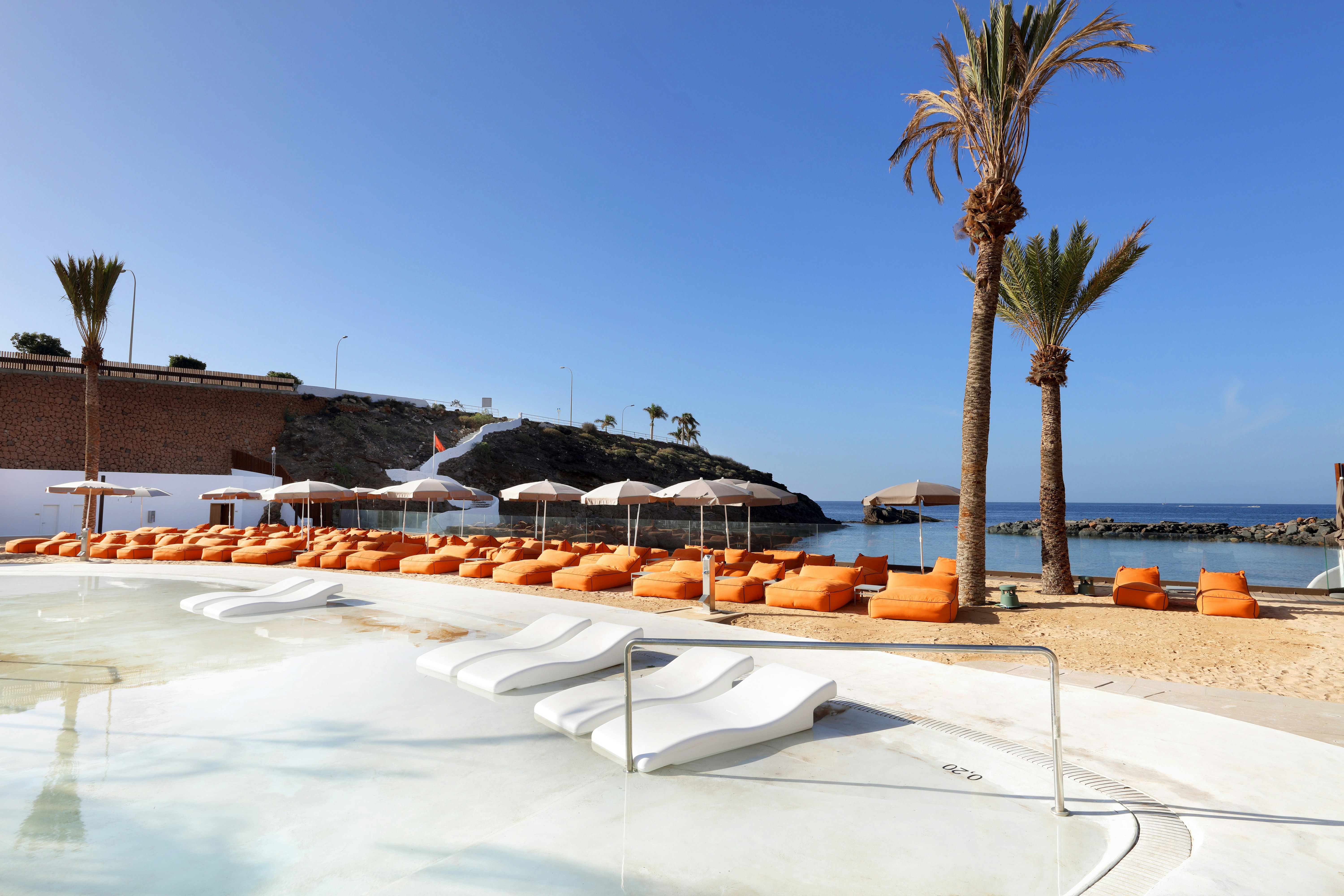 Hard Rock Hotel Tenerife 77/82