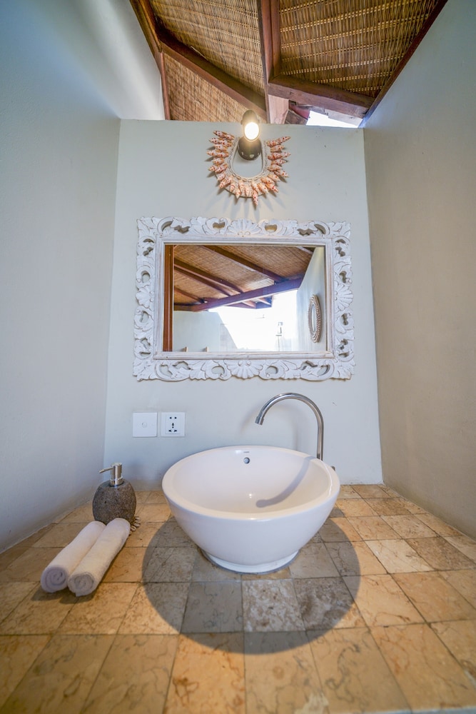 Blue Lagoon Avia Villas 47/50