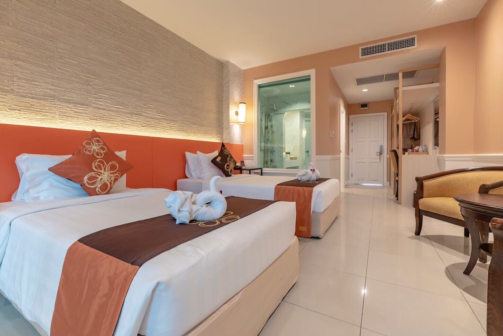 Seaside Jomtien Beach 14/50