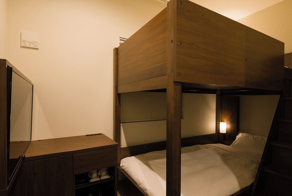 ROOM, BUNK BED