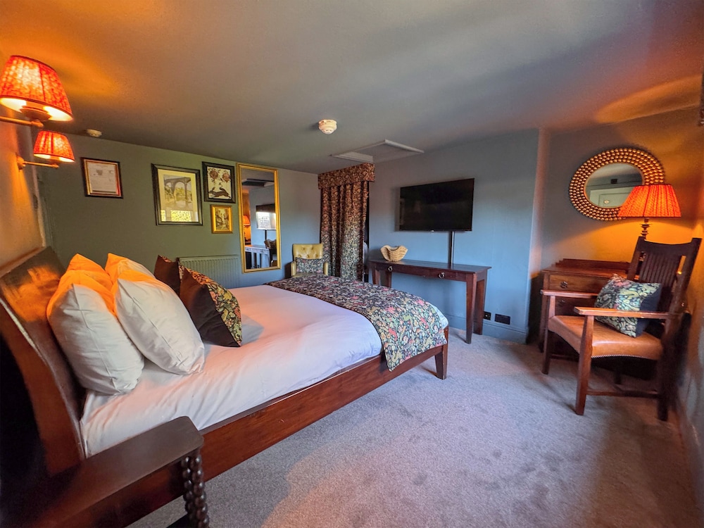 DELUXE, DOUBLE BED, GARDEN VIEW