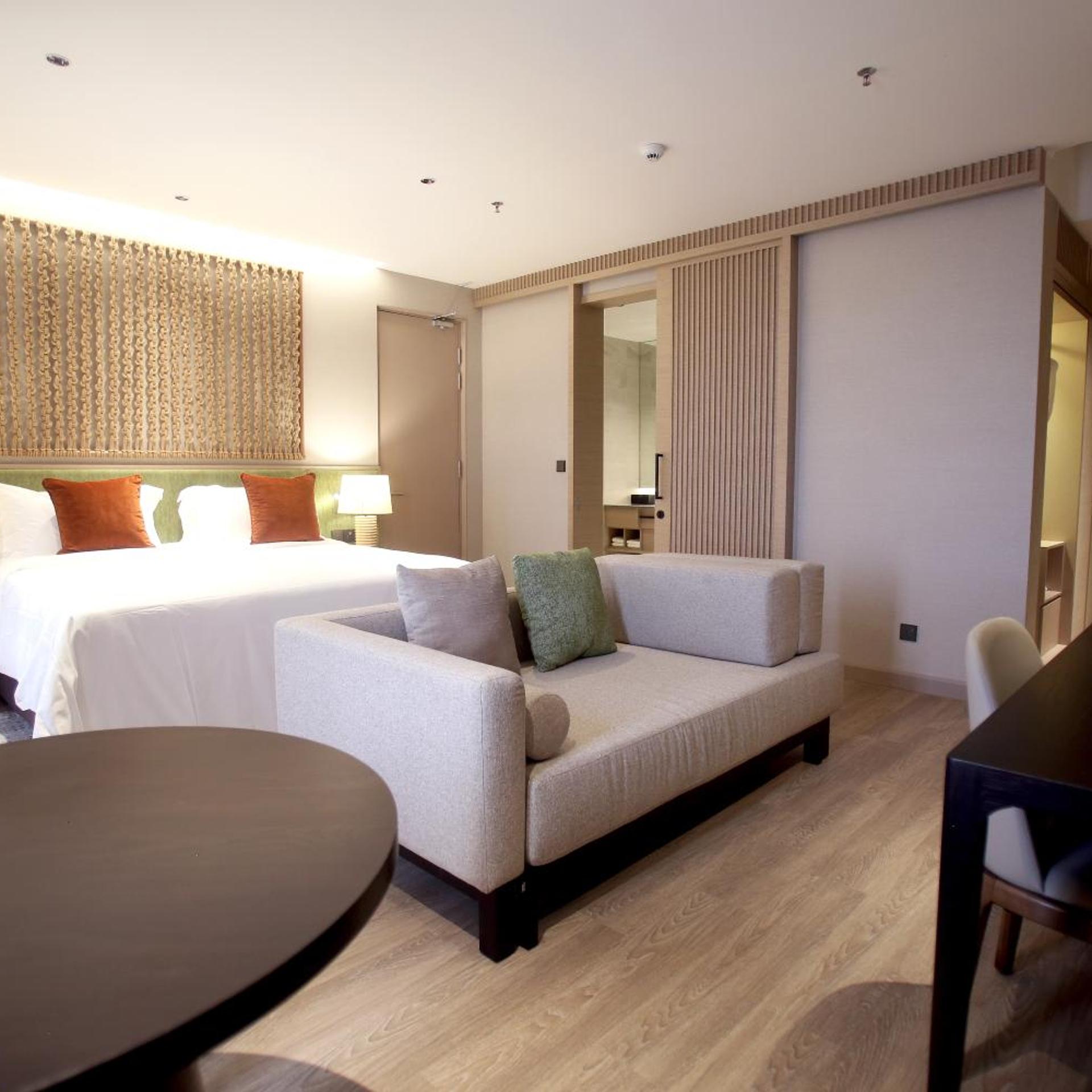 World, Club, Suite