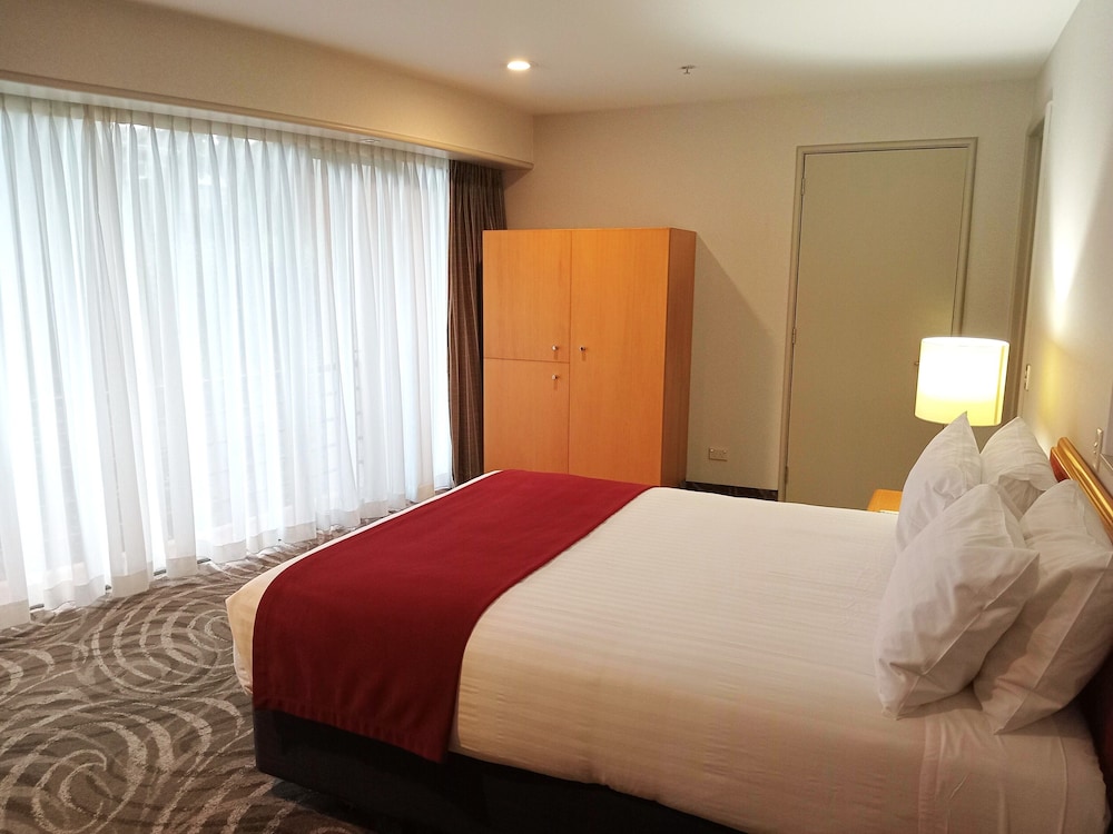 Queen Bed