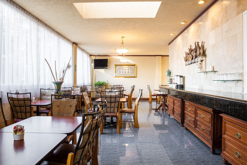Howard Johnson by Wyndham Toluca 40/49