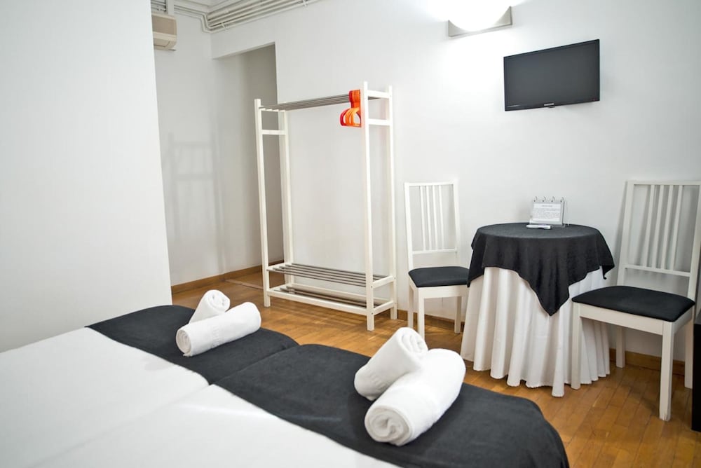Petit Hotel 15/48
