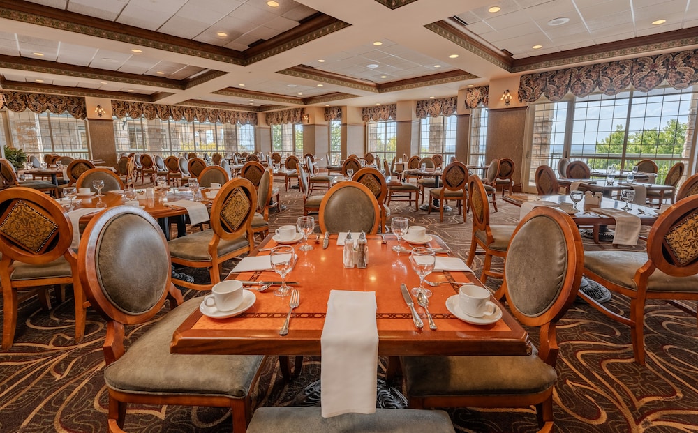 Chateau On the Lake Resort Spa And Convention Centre 48/66