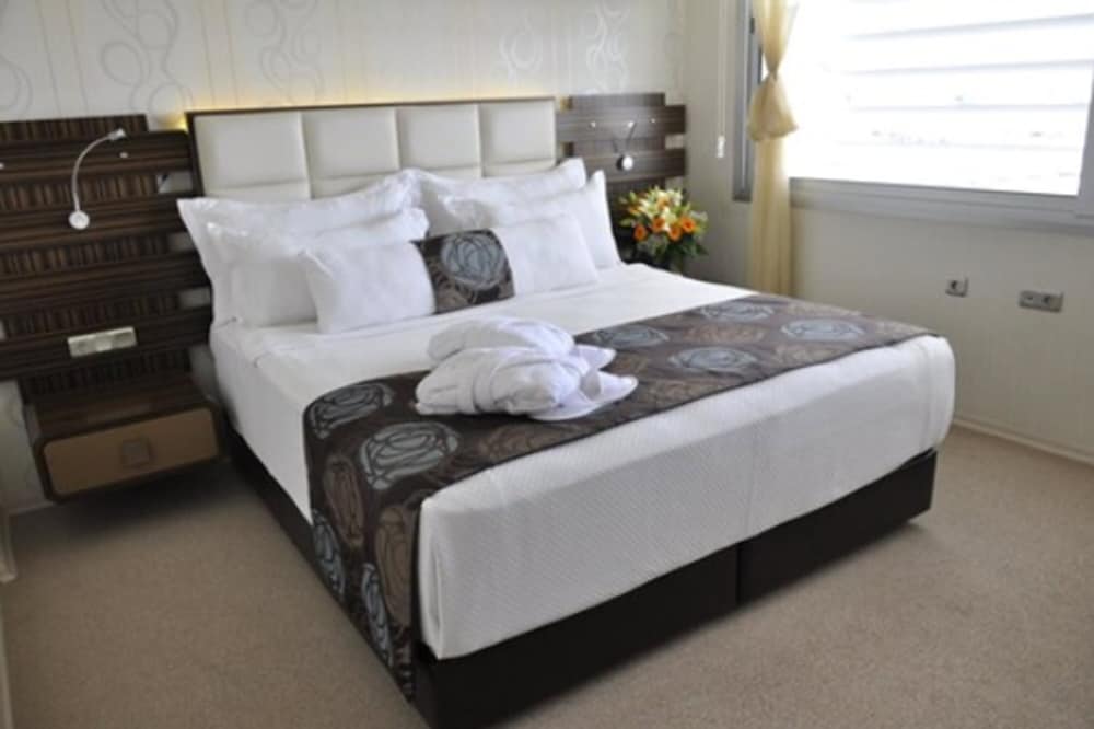 Orty Airport Hotel 22/63