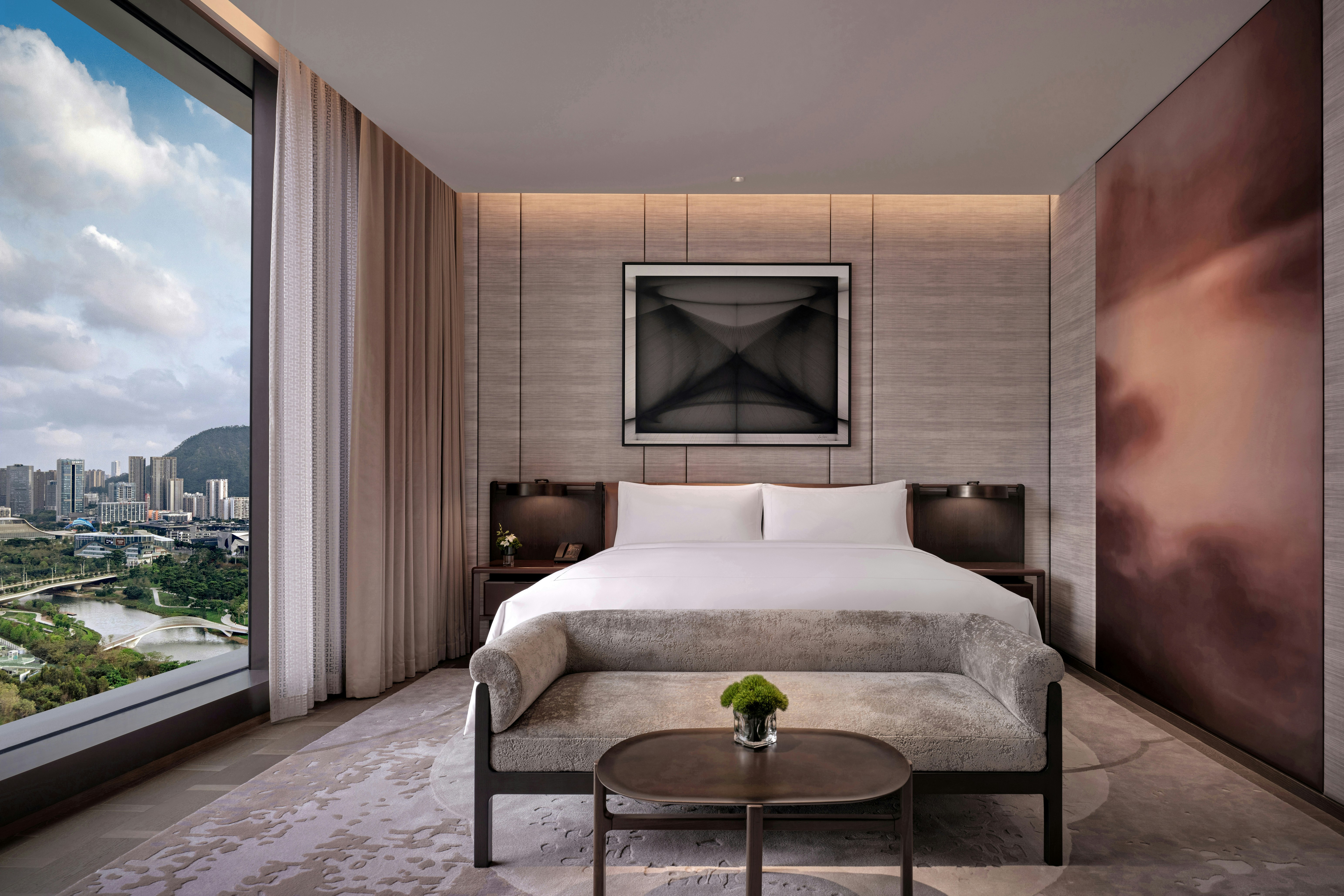 DELUXE, SUITE, KING BED