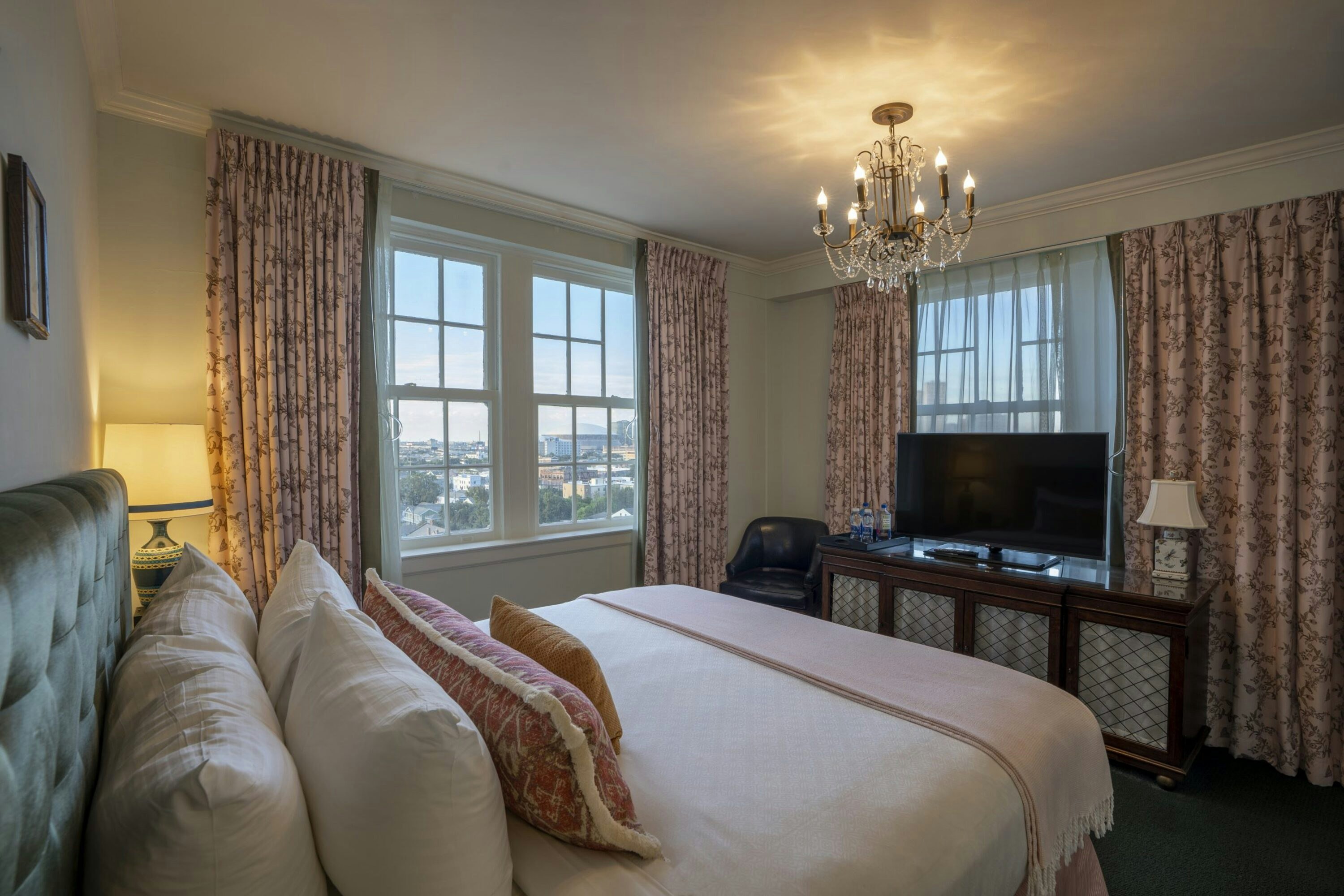 Family Suite, Thalia