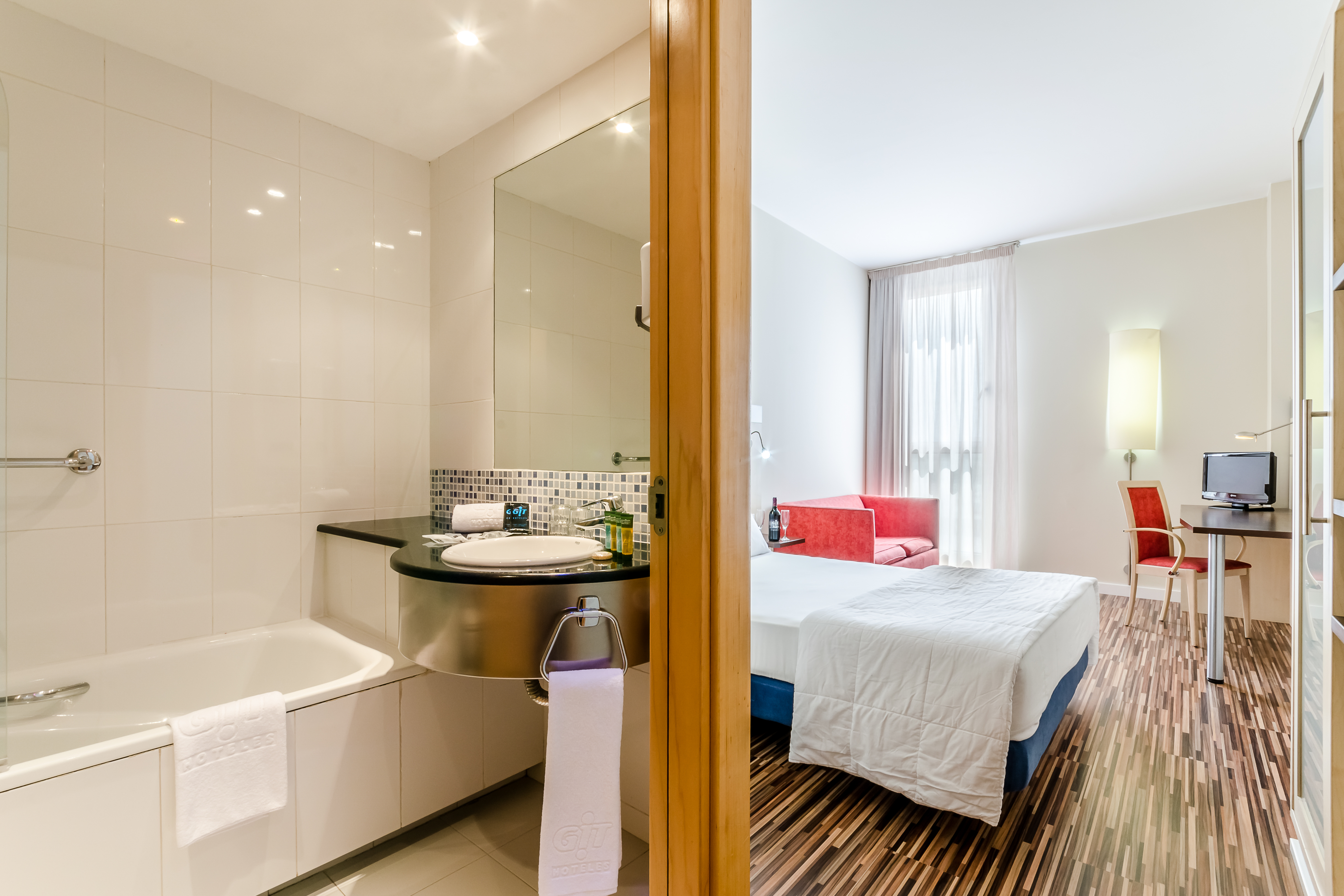 Yit Ciudad de Zaragoza Ex Express By Holiday Inn Zaragoza 28/30