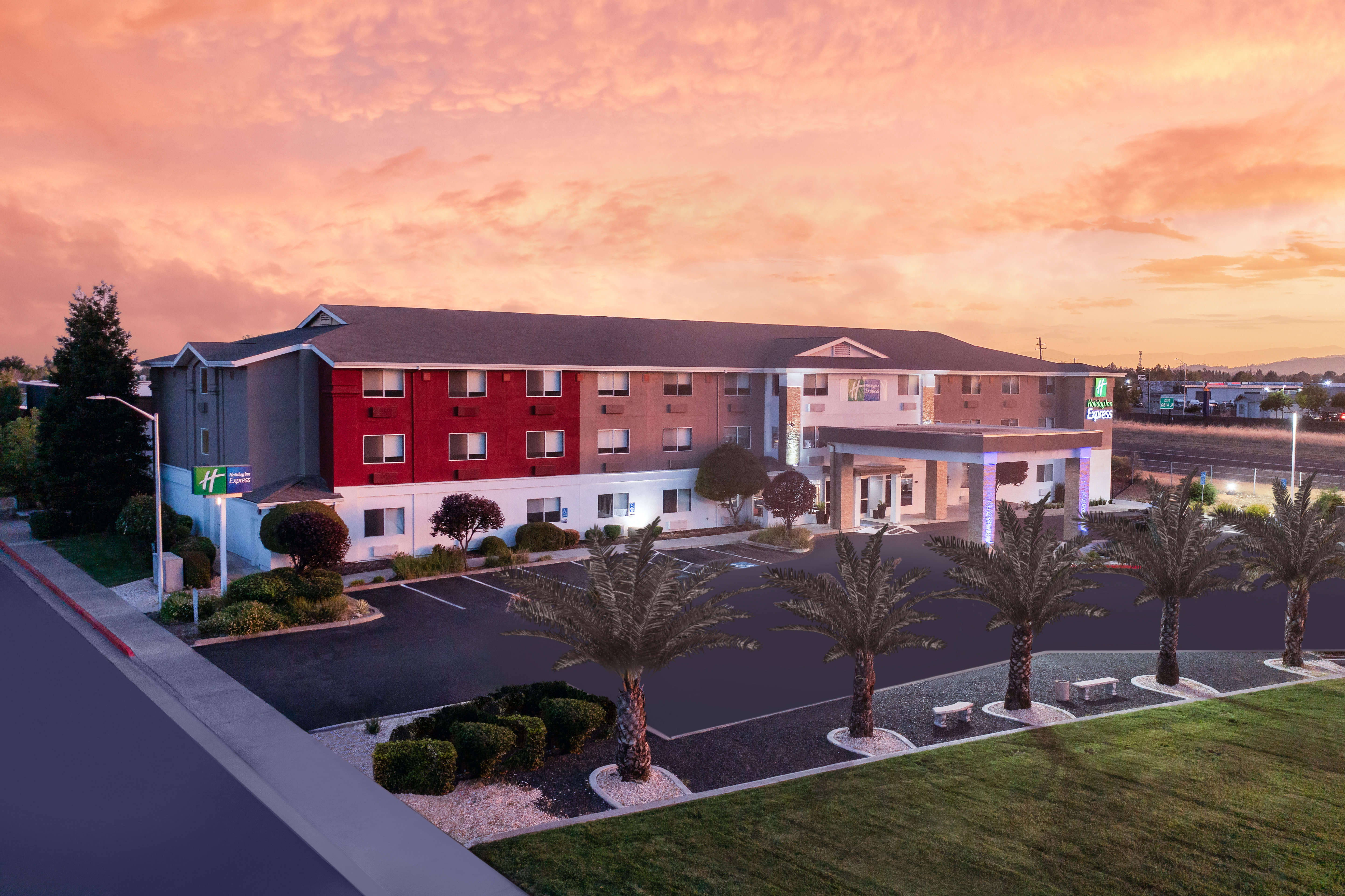 Holiday Inn Express Redding North by IHG 23/25