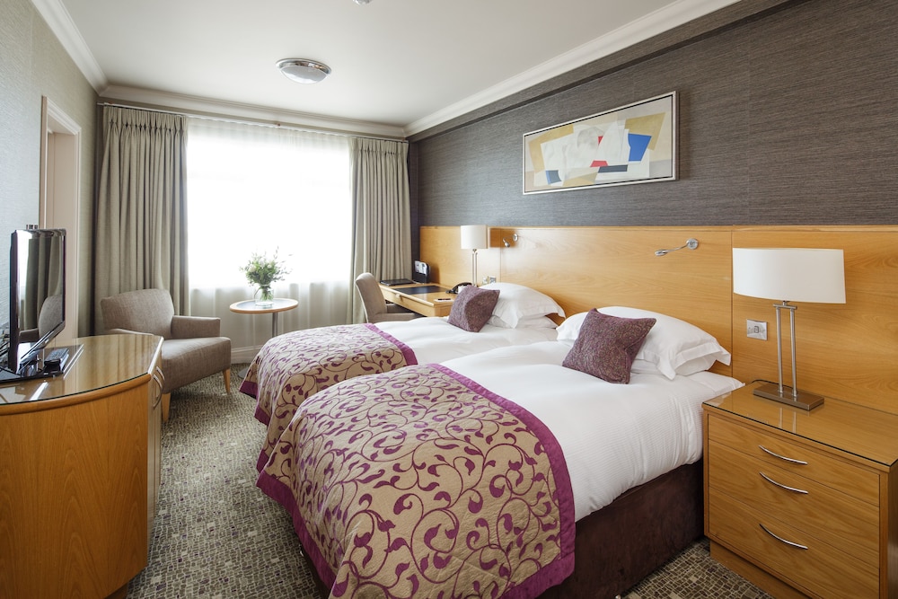 Pomme D'or Hotel 5/30