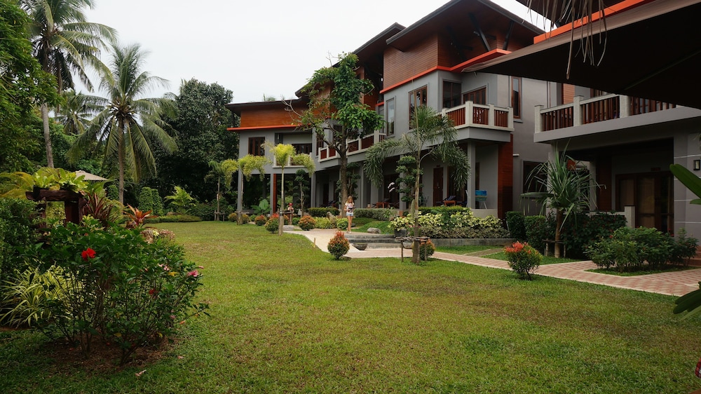 Lanta Intanin Resort 55/64