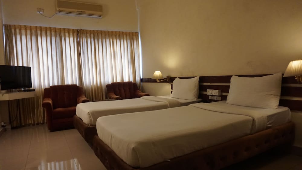 Hotel Poonja International 7/18