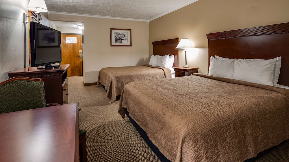 Best Western Plus Ahtanum Inn 13/49