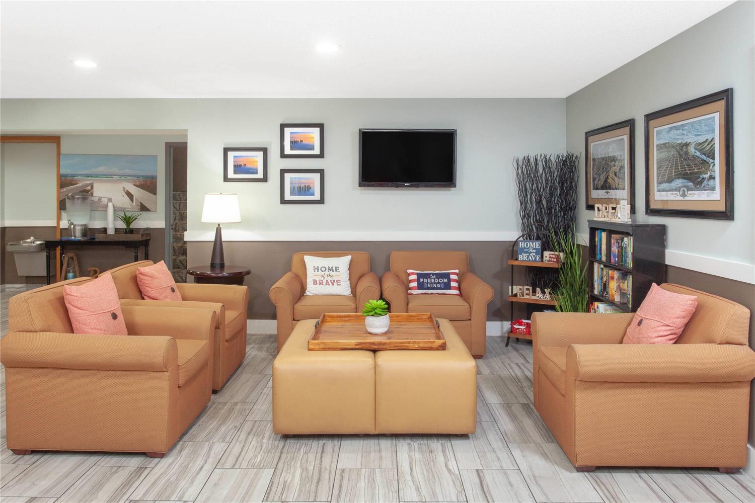 Baymont By Wyndham Grand Haven 22/39