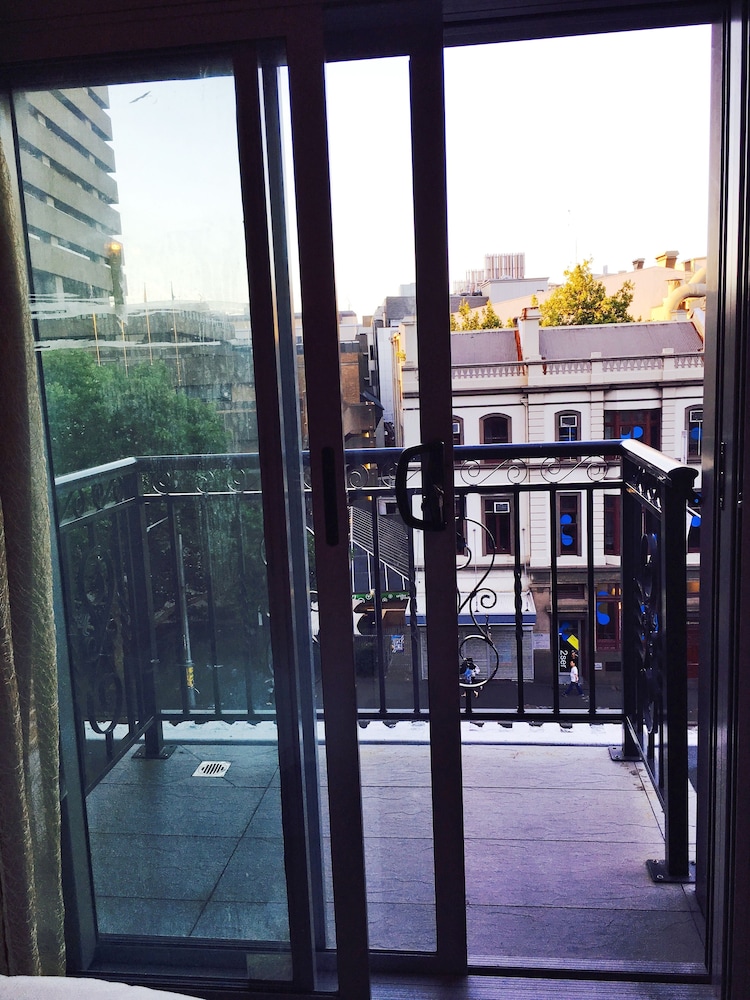Sydney RiseOn Hotel photo1