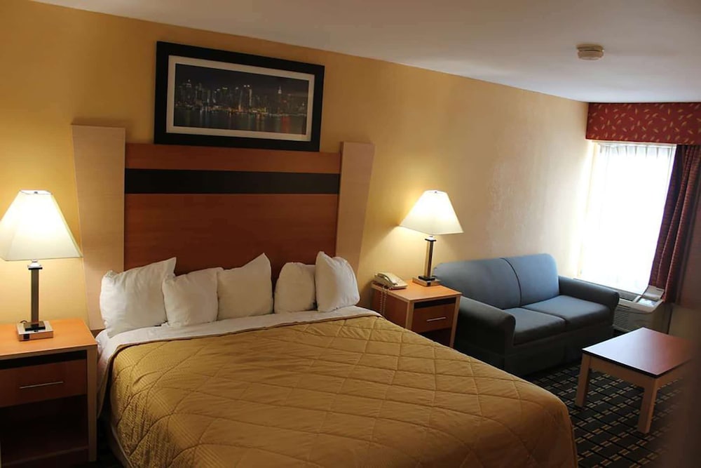 Baymont by Wyndham North Dartmouth / Fall River 27/46