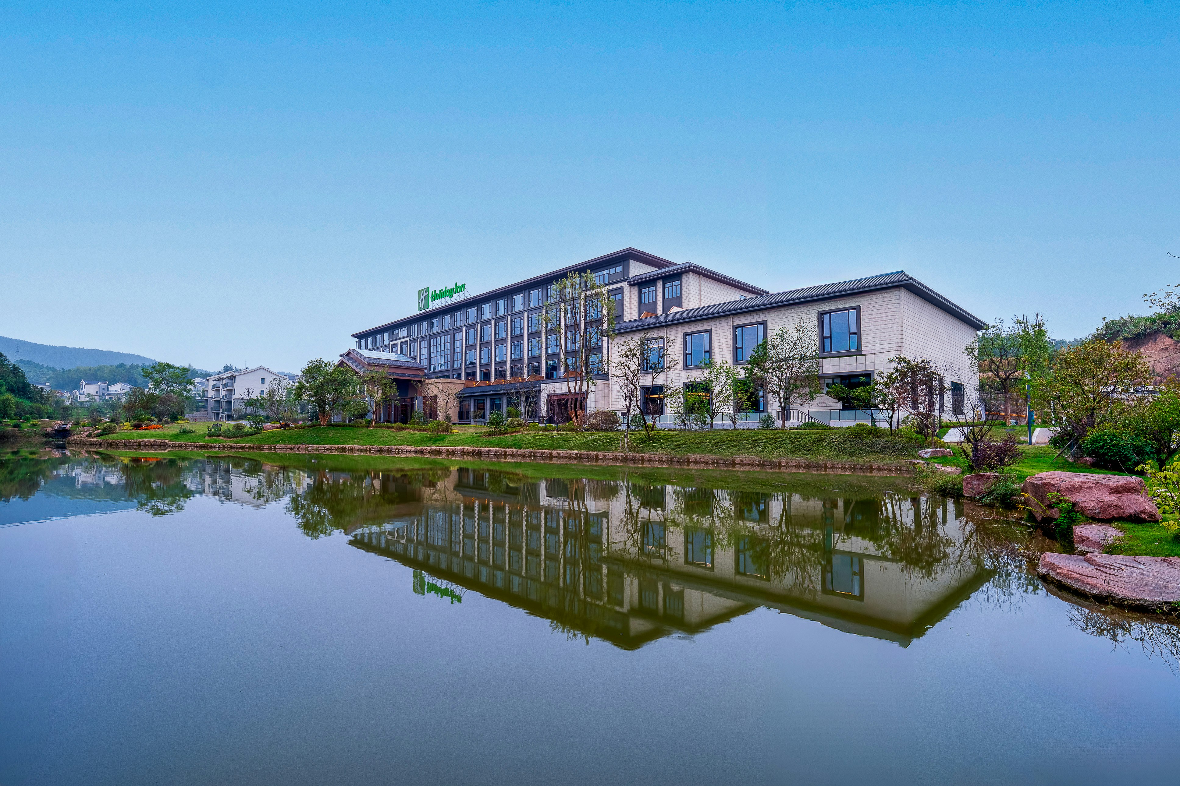 Holiday Inn Jiuhua Mountain Hot Spring Hotel 3/50