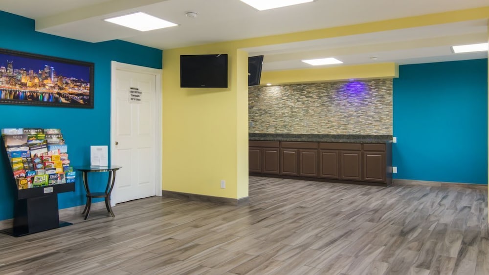 Rodeway Inn and Suites Monroeville Pittsburgh 12/42